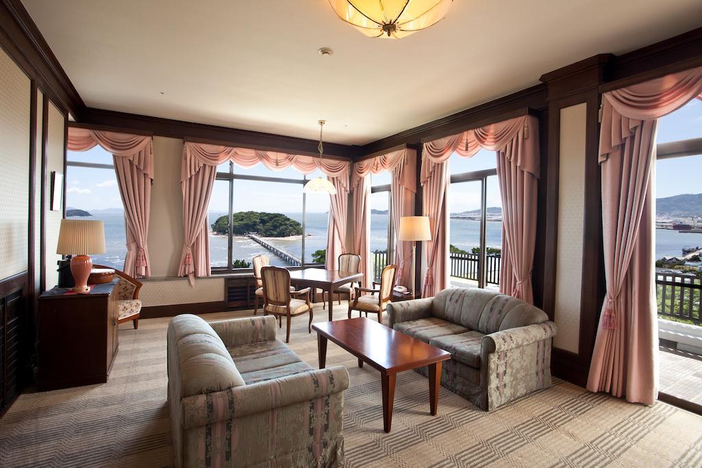 Gamagori Classic Hotel Екстер'єр фото