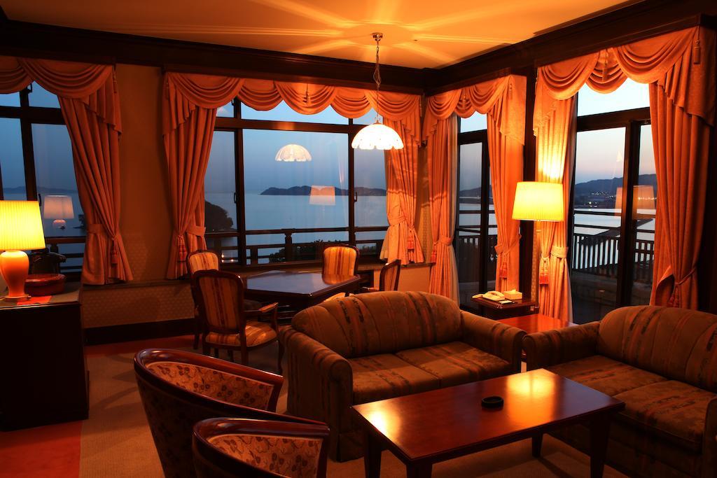 Gamagori Classic Hotel Екстер'єр фото