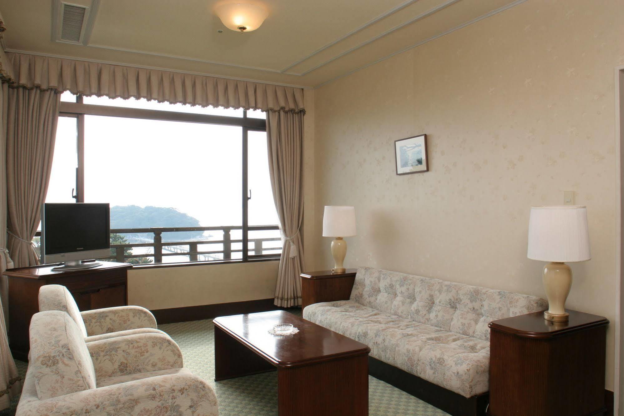 Gamagori Classic Hotel Екстер'єр фото